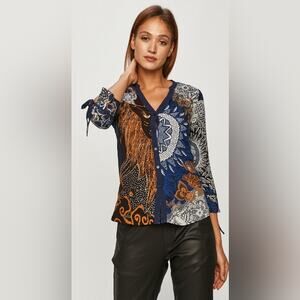 NEW $116 Designal Womens Blouse Top Size M Medium Classy Navy Neutrals Abstract